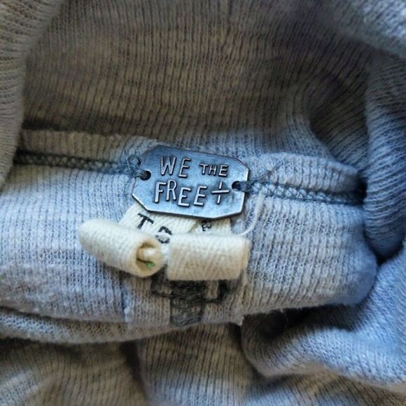 We The Free Knit Turtleneck Top Lagenlook Knit Split Back Gray Size XS - Picture 7 of 7